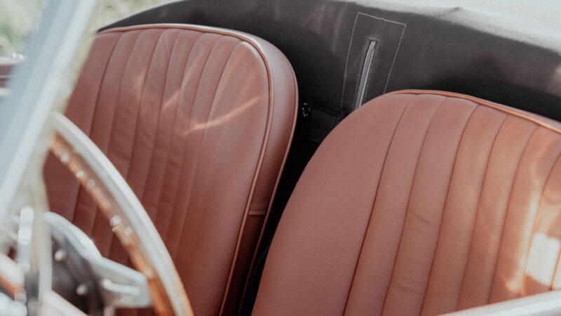 MGA ROADSTER - BLACK