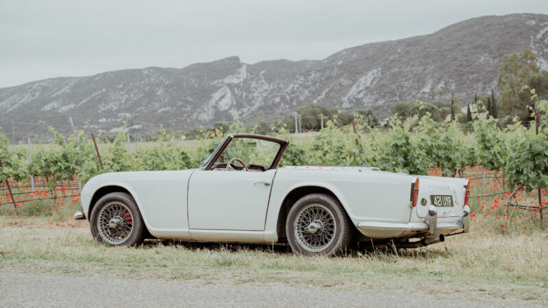 TRIUMPH TR4 - WHITE